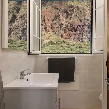 Apartment Captain's House Paul do Mar (Madeira)